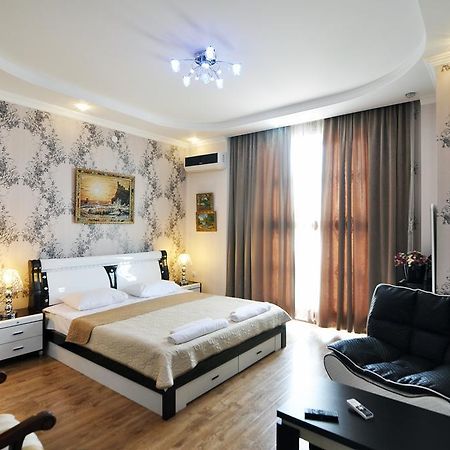 Flamingo Group Hotel Tiflis Oda fotoğraf