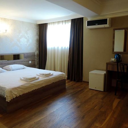 Flamingo Group Hotel Tiflis Dış mekan fotoğraf