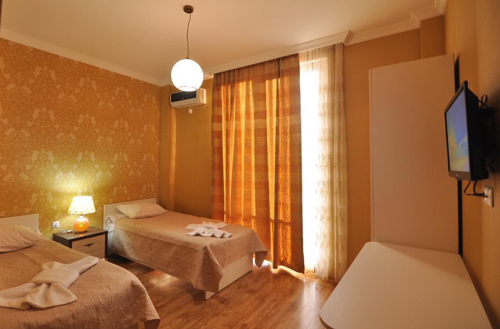 Flamingo Group Hotel Tiflis Dış mekan fotoğraf