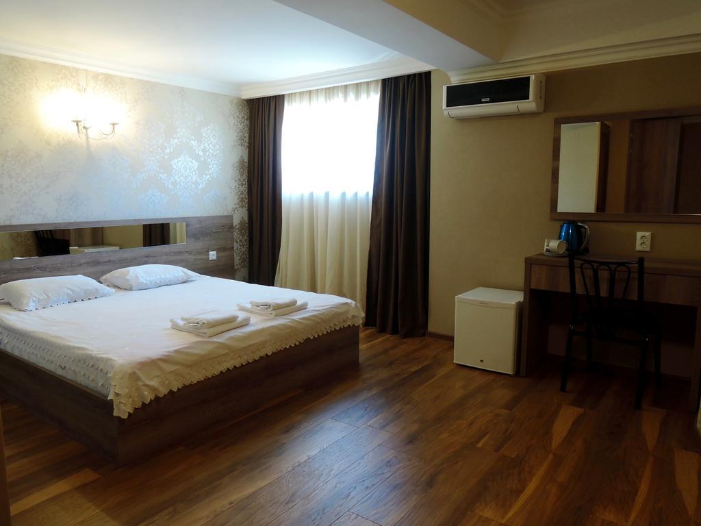 Flamingo Group Hotel Tiflis Dış mekan fotoğraf